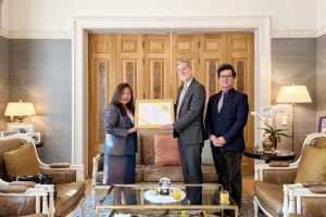 Ceremony for the Presentation of a Thai Name to Mr. Terrence A. McElhaney, Chief of English, Publishing and Library Section, Conference Management Service, United Nations Office at Vienna